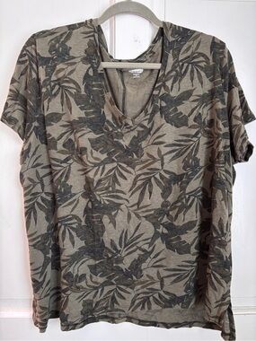 Old Navy Olive & Dark Green Leaf-Print Linen Blend V-Neck Top